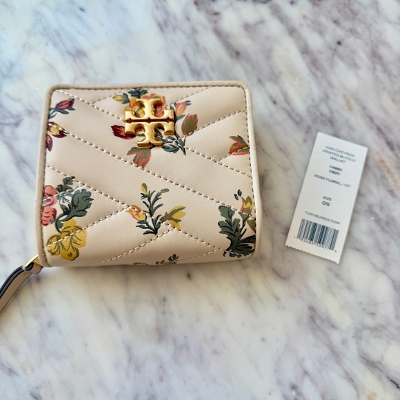 🌹 Tory Burch Rose Floral Print Kira Chevron Printed Bi-Fold Wallet - Picture 2 of 16